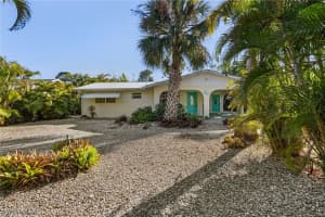 3757 Tropical Point Dr, St James City