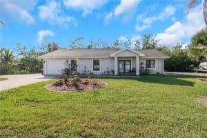 4951/4953 Esplanade St, Bonita Springs