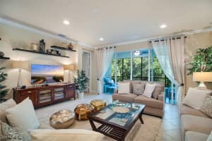 6502 Monterey Pt 202, Naples