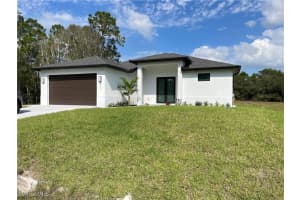 615 Addison St E, Lehigh Acres