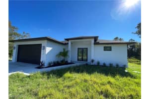 818 Chemstrand St E, Lehigh Acres
