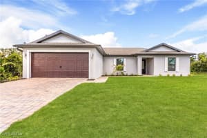 832 Gen D Macarthur Avenue, Labelle, FL 33935 Sold 02/05/25