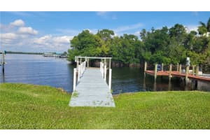 324 Shoreland Drive, Fort Myers, FL 33905 - MLS#224101699