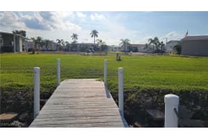 324 Shoreland Drive, Fort Myers, FL 33905 - MLS#224101699