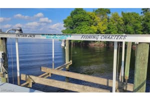 324 Shoreland Drive, Fort Myers, FL 33905 - MLS#224101699