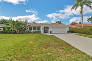 4556 Lakewood Blvd, Naples