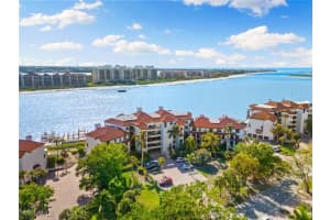 406 La Peninsula Boulevard, Naples, FL 34113 - MLS#224102125