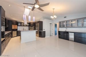 281 Johnnycake Drive, Naples, FL 34110 Sold 02/11/25
