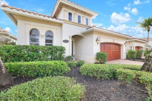 9104 Cherry Oaks Trl, Naples