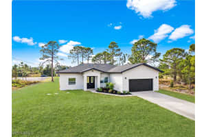 3903 29th Street, Lehigh Acres, FL 33976 - MLS#224102545