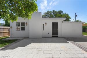 275 Kingston Drive, Fort Myers, FL 33905 Sold 02/28/25