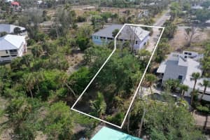 1950 Periwinkle Way, Sanibel, FL 33957 Sold 02/21/25