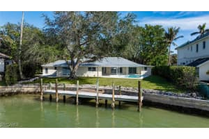 320 Bow Line Drive, Naples, FL 34103 - MLS#224102991