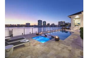246 Mermaids Bight, Naples, FL 34103 - MLS#224103087
