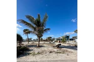 111 Hibiscus Drive, Fort Myers Beach, FL 33931 - MLS#224103116