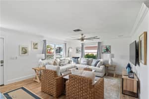 543 107th Avenue, Naples, FL 34108 - MLS#224103149