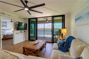4253 Bay Beach Lane, Fort Myers Beach, FL 33931 - MLS#224103203