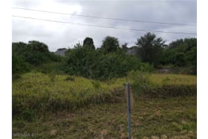 513 Peerless Circle, Lehigh Acres, FL 33974 - MLS#224103207