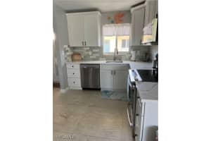 185 Palm Dr 18j, Naples
