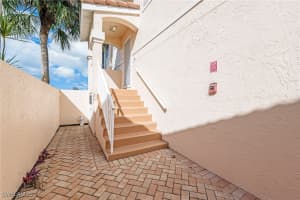 888 Woodshire Lane, Naples, FL 34105 - MLS#224103369