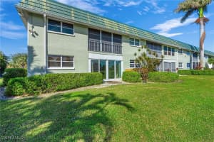300 Valley Stream Drive, Naples, FL 34113 Sold 06/06/25