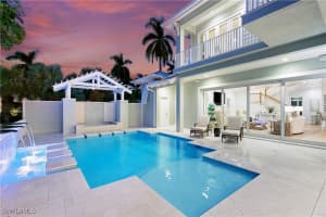 2550 Windward Way, Naples, FL 34103 - MLS#224103897