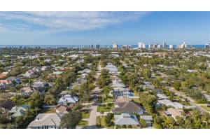 1367 Cypress Woods Drive, Naples, FL 34103 Sold 01/27/25