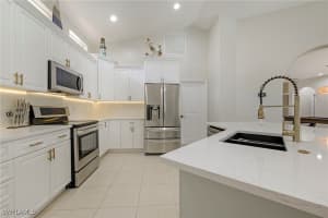 1020 Tivoli Lane, Naples, FL 34104 - MLS#224103926