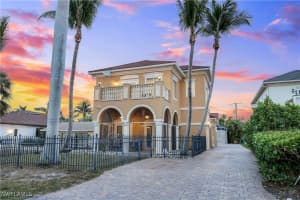 11020 Vanderbilt Drive, Naples, FL 34108 Sold 08/20/25