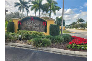 7542 Bristol Cir, Naples
