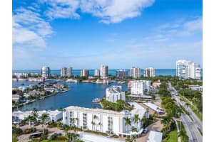400 Park Shore Dr 203, Naples