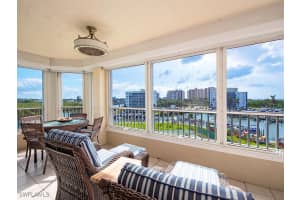 25 BLUEBILL Avenue, Naples, FL 34108 - MLS#224104403