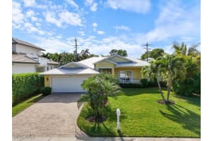 732 7th Avenue, Naples, FL 34102 - MLS#224104411