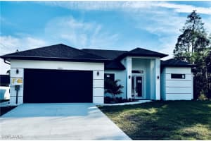 2813 14th Street, Lehigh Acres, FL 33971 Sold 04/03/25