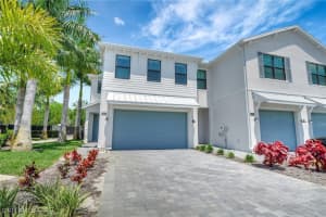 12953 Pembroke Dr, Naples