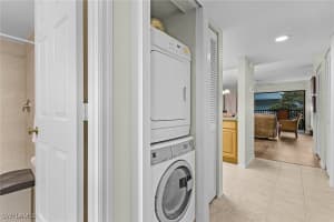 600 Neapolitan Way, Naples, FL 34103 - MLS#224104701