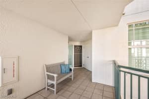 420 Cove Tower Drive, Naples, FL 34110 Sold 01/30/25