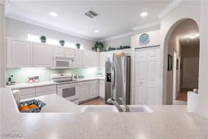 8236 Woodridge Pointe Dr, Fort Myers