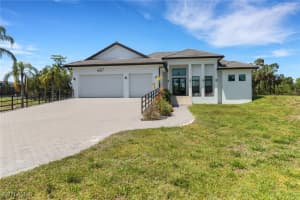 687 23rd Street, Naples, FL 34117 - MLS#224104859
