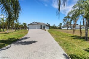 687 23rd Street, Naples, FL 34117 - MLS#224104859
