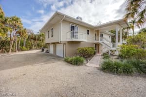 702 Pyrula Avenue, Sanibel, FL 33957 - MLS#224104948
