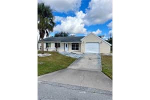 2466 Lakeshore Cir, Port Charlotte