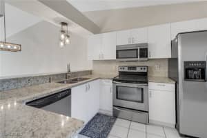 875 New Waterford Drive, Naples, FL 34104 - MLS#224105051