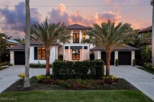 2231 Forrest Lane, Naples, FL 34102 - MLS#224105084