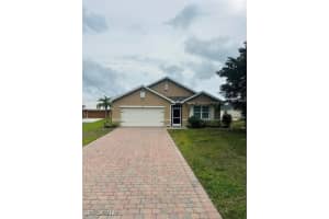 1072 47th Ave Ne, Naples