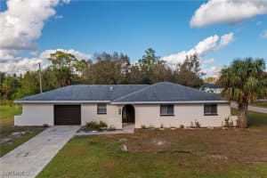 607 E 6th St, Lehigh Acres