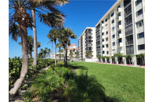 10475 Gulf Shore Drive, Naples, FL 34108 - MLS#225000044