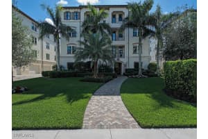 16370 Viansa Way 102, Naples