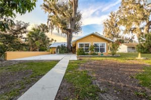 617 Caloosa Estates Drive, Labelle, FL 33935 Sold 06/03/25