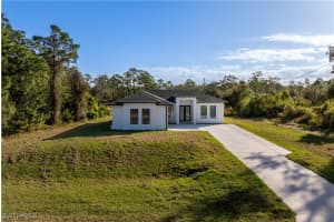 315 Columbus Boulevard, Lehigh Acres, FL 33974 Sold 04/22/25